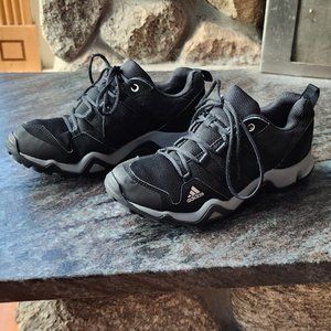 Adidas Black/White Cross Training Sneakers Size 5